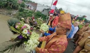 Tabur Bunga Sisipi Peringatan Hari Pahlawan di Hamparan Perak