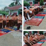 SDN 033 Huta Baringin Gelar Sholat Berjamaah di Halaman Sekolah.