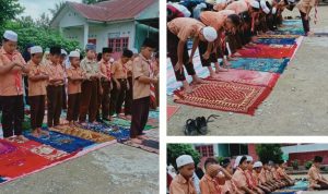 SDN 033 Huta Baringin Gelar Sholat Berjamaah di Halaman Sekolah.