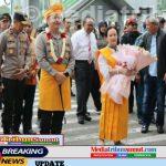 Tarian Adat Dan Pemasangan Pakaian Adat Melayu Sambut Kapolda Sumut
