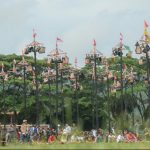 Digagas Dandim 0212/ TS, 2000 Peserta Berebut Panjat 78 Pohon Pinang