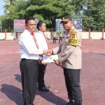 Kapolres Madina Berikan Reward Ke Personil Polres Giat Berantas Narkoba.