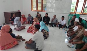 Pj Desa Tabuyung Damaikan Warganya Di Balai Desa