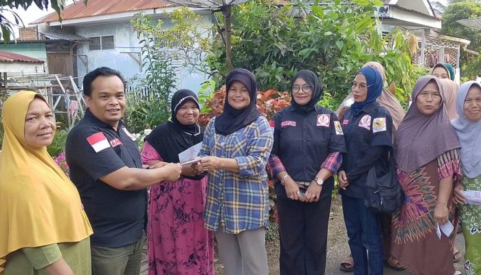 AMPUH Berbagi Pada Ratusan Omak -Omak Di Padangsidimpuan 
