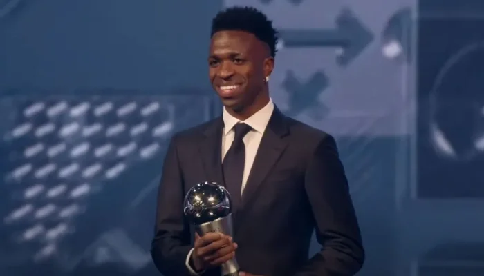 Vinicius Jr Raih Trofi FIFA Men’s Player 2024