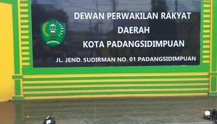 Diduga Anggaran Baterai Jam Di Mushalla DPRD Padangsidimpuan Ikut Ditelap