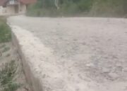 Proyek Peningkatan Jalan Lantosan Rogas Ta 2024 Mulai Rusak Parah 