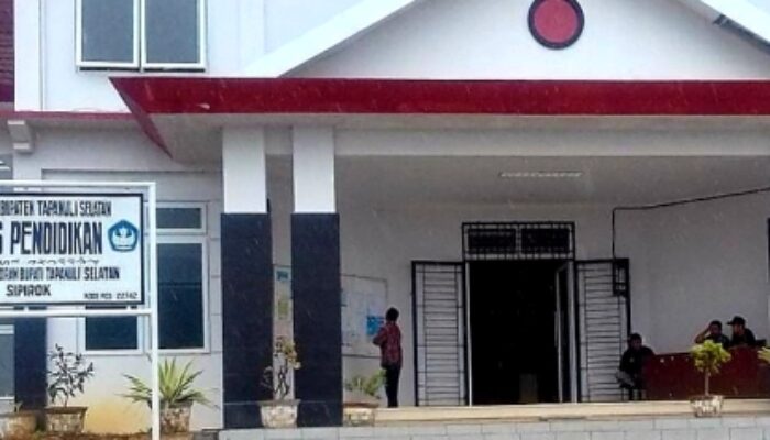 Kadisdik Tapsel Diminta Copot LS Kepsek SDN 101228 Pargarutan