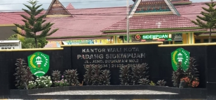 Plt Sekda Kota Padangsidimpuan ” Ogah” Bersuara Rapat TAPD Soal Honorer 