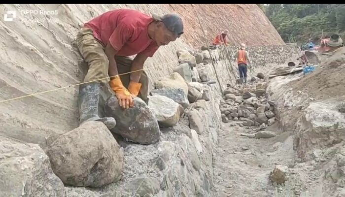 Pengerjaan Proyek Ta 2025 Bernilai Rp 21, 8  M Lebih Milik Dinas PUPR Provinsi Sumut Di Tapsel Dikhawatirkan Molor 