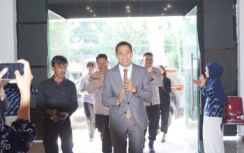 Perbaikan Ekonomi Guru Dimulai dari Pola Pikir? Mengulik Gerakan Nasional 'Great Teacher' Syafii Efendi