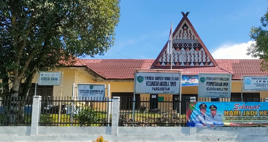 Diduga Camat Angkola Timur Terlibat Politik Praktis, Kepling Diberhentikan Tanpa Dasar