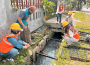 Medan Selayang Sering Banjir? Dosen Polmed Turun Tangan Pasang Alat ‘Sakti’ Ini di Drainase, Warga Kini Bernapas Lega!