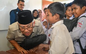 Wamen Dikdasmen dan Ketum PP PERSIS Turun ke Tapteng, Resmikan Kelas Darurat Pascabanjir di Sorkam