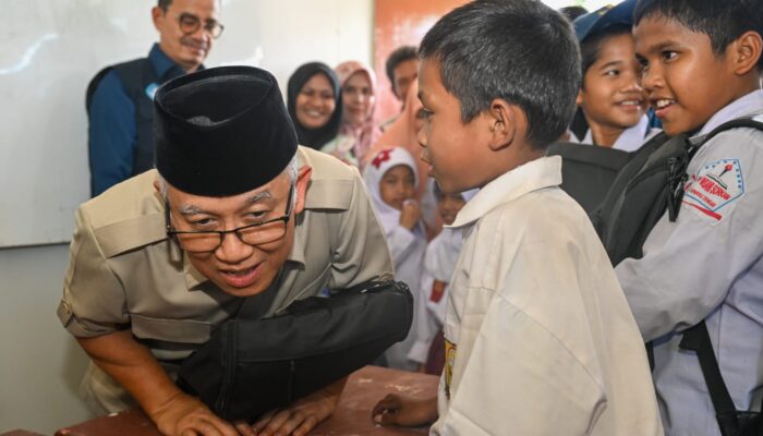 Wamen Dikdasmen dan Ketum PP PERSIS Turun ke Tapteng, Resmikan Kelas Darurat Pascabanjir di Sorkam