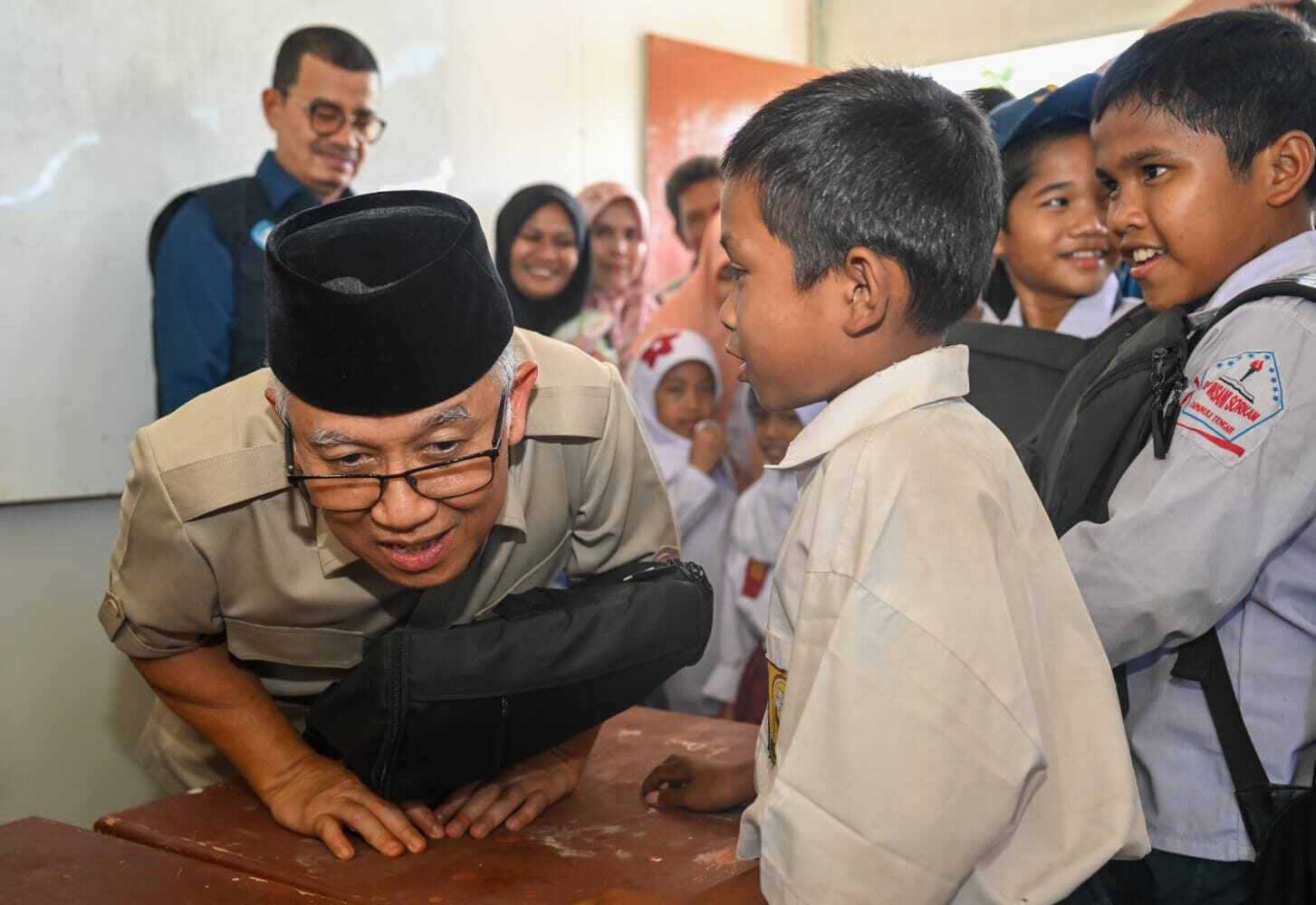 Wamen Dikdasmen dan Ketum PP PERSIS Turun ke Tapteng, Resmikan Kelas Darurat Pascabanjir di Sorkam